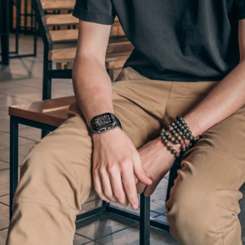 Kingxbar CYF136 2w1 pancerne etui Apple Watch SE, 6, 5, 4 (44 mm) ze stali nierdzewnej z paskiem czarne