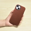 iCarer Oil Wax Premium Leather Case skórzane etui iPhone 14 magnetyczne z MagSafe brązowy (WMI14220701-RB)