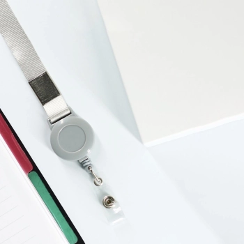 Smycz Easy Pull zawieszka skipass etui na kartę czarny