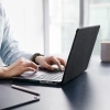 Etui Spigen Urban Fit na Macbook Pro 14'' 2021-2023 - czarne