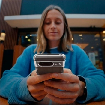 Etui Spigen Ultra Hybrid na Google Pixel 8 - przezroczyste