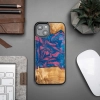 Etui z drewna i żywicy na iPhone 15 Bewood Unique Vegas - różowo-niebieskie