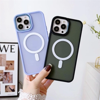 Magnetyczne etui z MagSafe Color Matte Case do iPhone 14 Plus - różowe