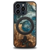 Etui z drewna i żywicy na iPhone 13 Pro MagSafe Bewood Unique Planeta Ziemia - niebiesko-zielone