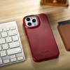 iCarer CE Oil Wax Premium Leather Folio Case skórzane etui iPhone 14 Pro Max z klapką magnetyczne MagSafe czerwony (AKI14220708-RD)