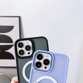 Magnetyczne etui z MagSafe Color Matte Case do iPhone 15 Pro - czarne